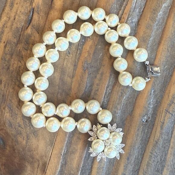 Richelieu 8mm Faux Pearl Double Strand Bracelet Rhinestones Box Clasp 7” Vintage - Picture 6 of 9